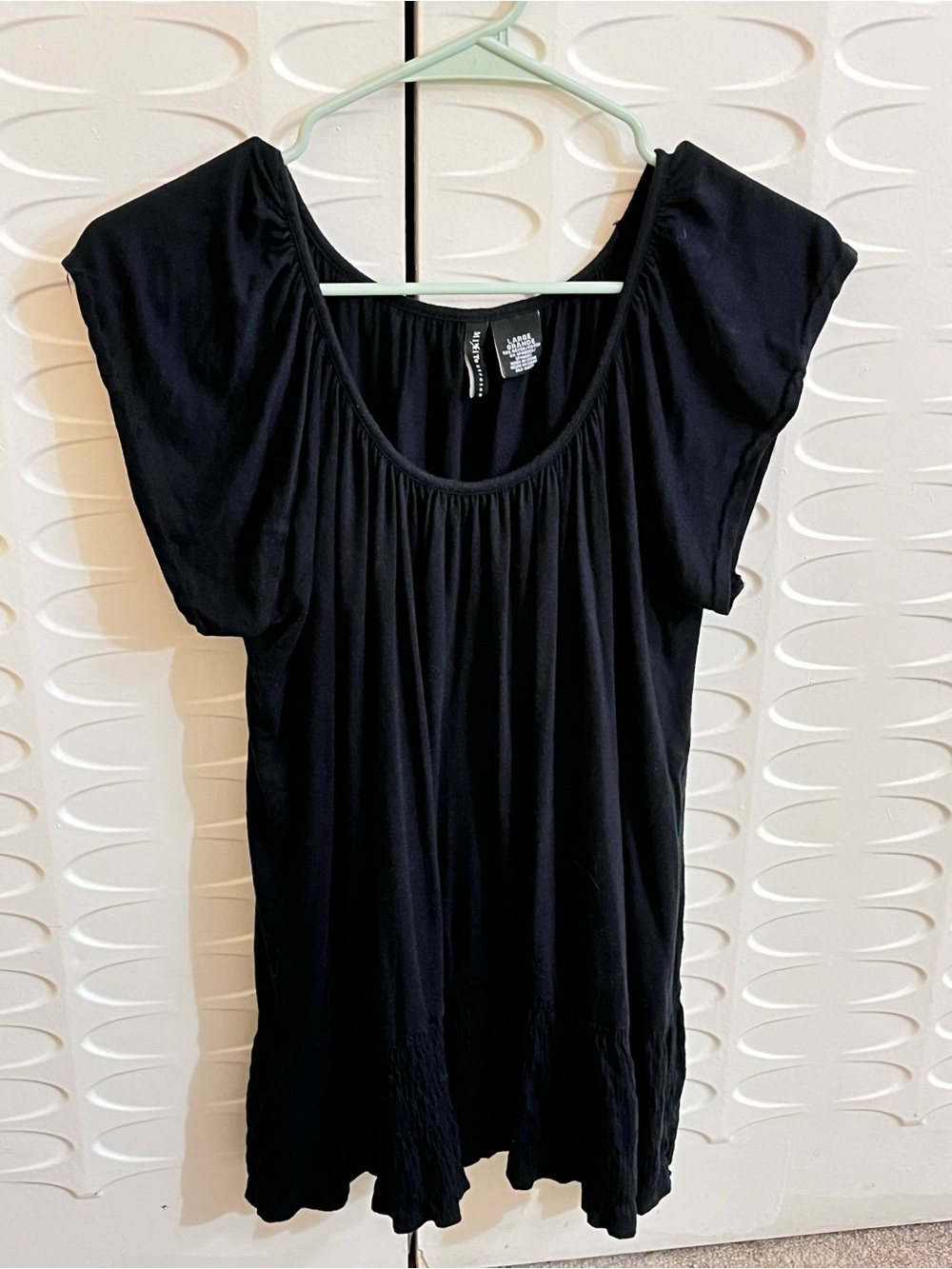Mixit Women’s L Black Flowy Blouse Scoop Neck Shirred Smocked Hem